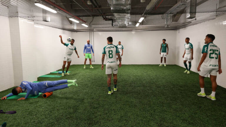 Após derrota contra o Grêmio e treino em Porto Alegre, elenco do Palmeiras ganha folga neste sábado