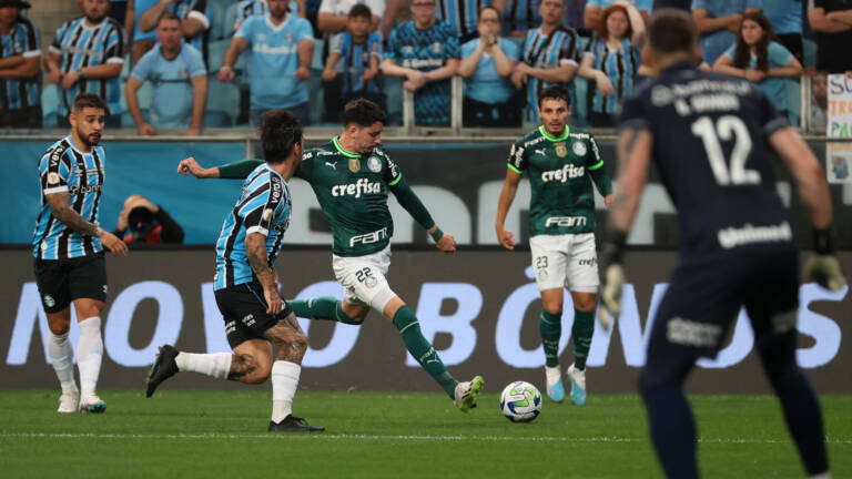 Recorde na Era Abel: Palmeiras efetua 48 cruzamentos contra o Grêmio, mas tem apenas 16,7% de aproveitamento