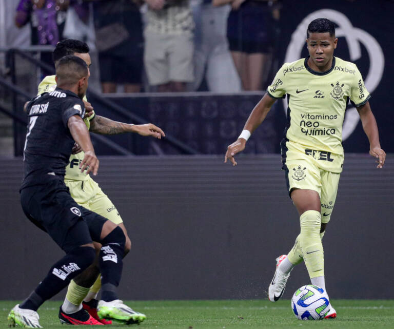 Análise: sem brilhar, Corinthians vence líder Botafogo e passa a focar na Sul-Americana