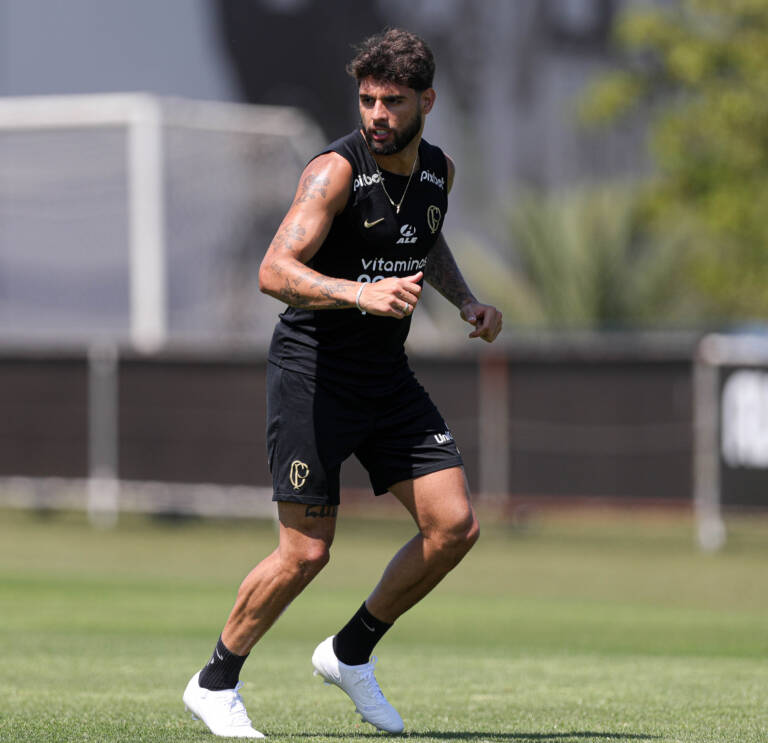 Corinthians faz treino tático e dá sequência à preparação para jogo contra o Fortaleza pela Sul-Americana