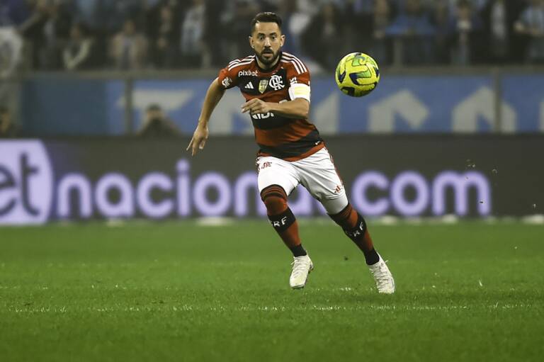 Após título perdido, Everton Ribeiro faz desabafo para a torcida do Flamengo: É frustrante
