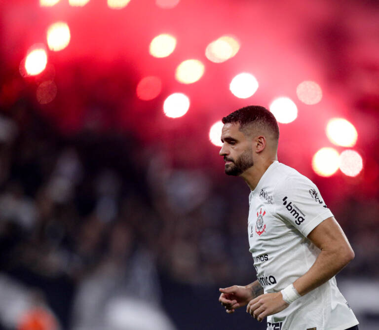 Em 100º jogo na Arena, Renato Augusto alcança liderança de assistências do Corinthians em 2023