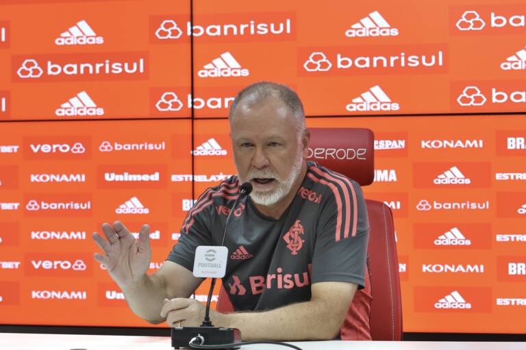 Novo técnico na área: Corinthians acerta chegada de Mano Menezes