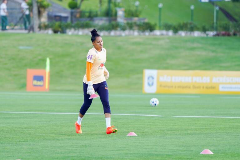 Kemelli, do Corinthians, fala sobre retorno à Seleção em primeira convocação de Arthur Elias