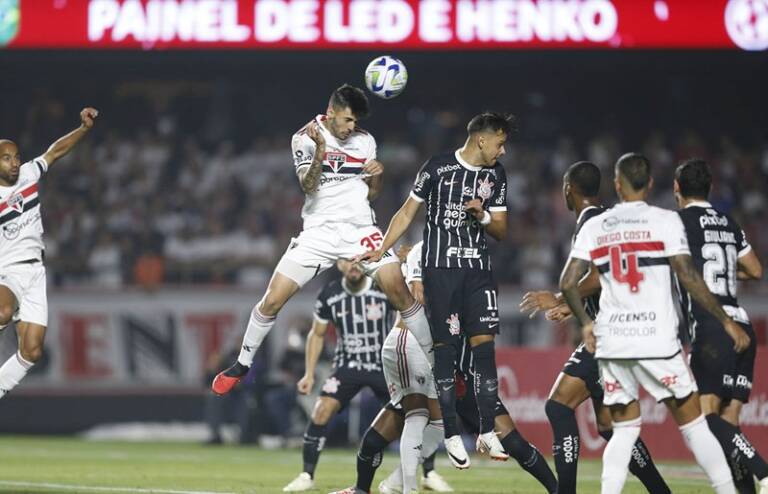 Renato Augusto questiona arbitragem após derrota do Corinthians no Majestoso: 