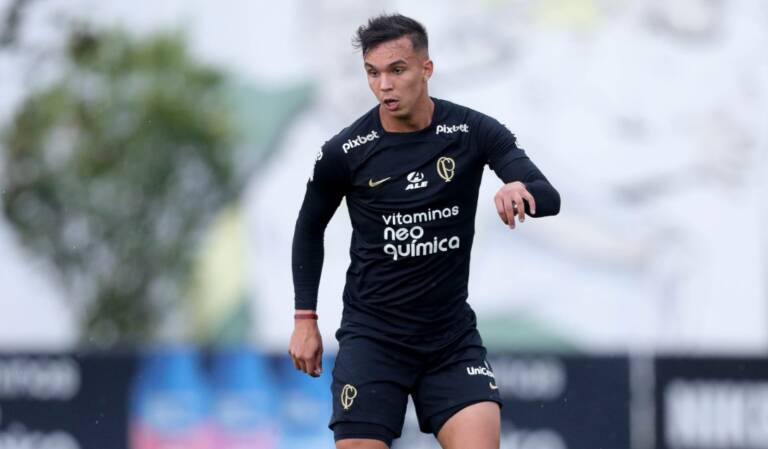 Após quase dois meses sem jogar, Roni volta a ganhar oportunidade no Corinthians