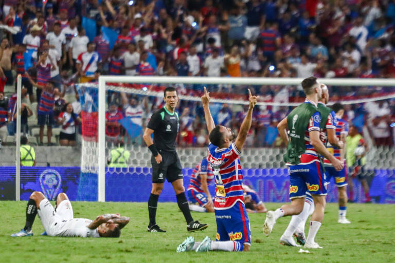 Triste, Duilio admite falhas após eliminação do Corinthians: 