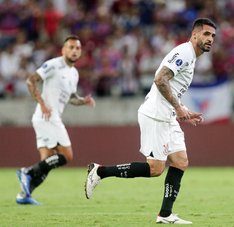 Corinthians deve renovar contrato de Renato Augusto ao final da temporada? Opine!