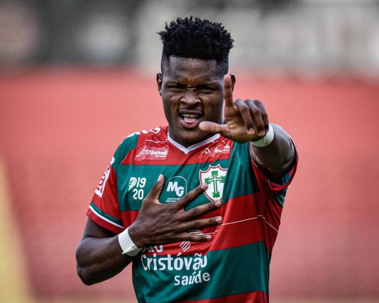 Conheça Kadir, atacante da Portuguesa que nasceu na periferia do Panamá e enfrenta o Corinthians