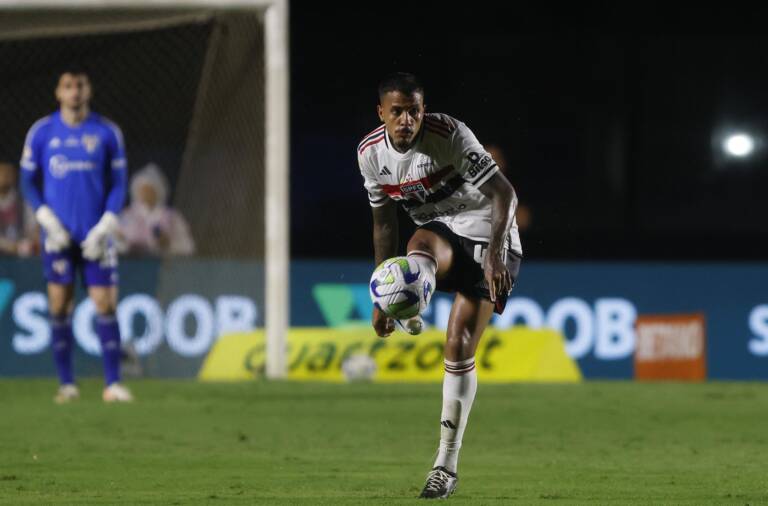 Titular desde lesão de Arboleda, Diego Costa tem primeira sequência no São Paulo desde julho