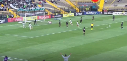 Em jogo de 7 gols, o Palmeiras vence o Atlético Nacional e avança em 1º; veja lances