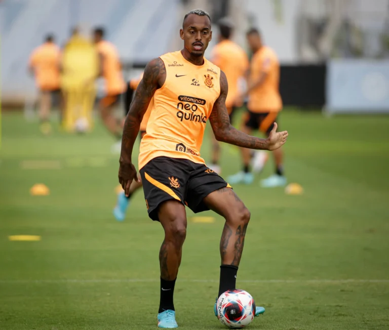Veja situação de jogadores que estão emprestados, mas podem compor elenco do Corinthians em 2024