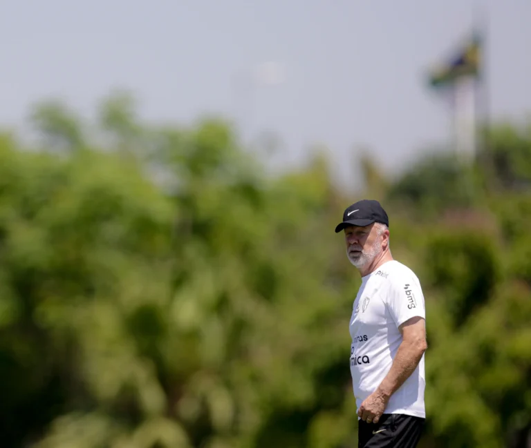 Qual setor deve ser prioridade para o Corinthians na próxima janela de transferências? Opine!