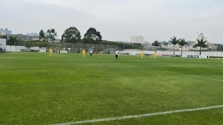 Renato Augusto treina sem bola em terceira atividade do Corinthians na data Fifa; veja como foi