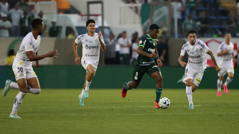 Com poucas sequências como titular, Endrick ostenta maior eficiência entre os atacantes do Palmeiras