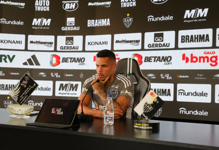 Paulinho garante que derrotas do Atlético-MG contra o Palmeiras ficaram no passado: 