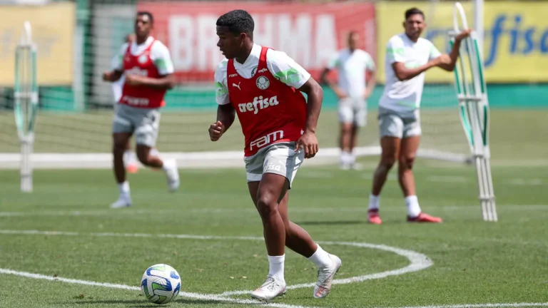 Endrick comenta bom momento no Palmeiras e não desiste de título brasileiro: 