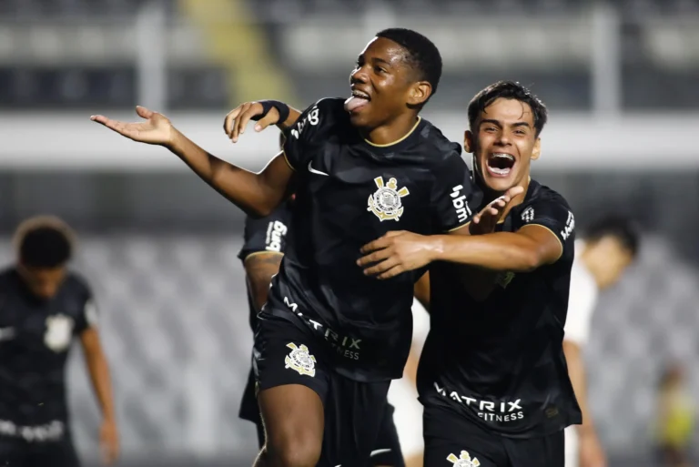 Corinthians vence Red Bull Bragantino e larga em vantagem na semifinal do Paulista sub-17