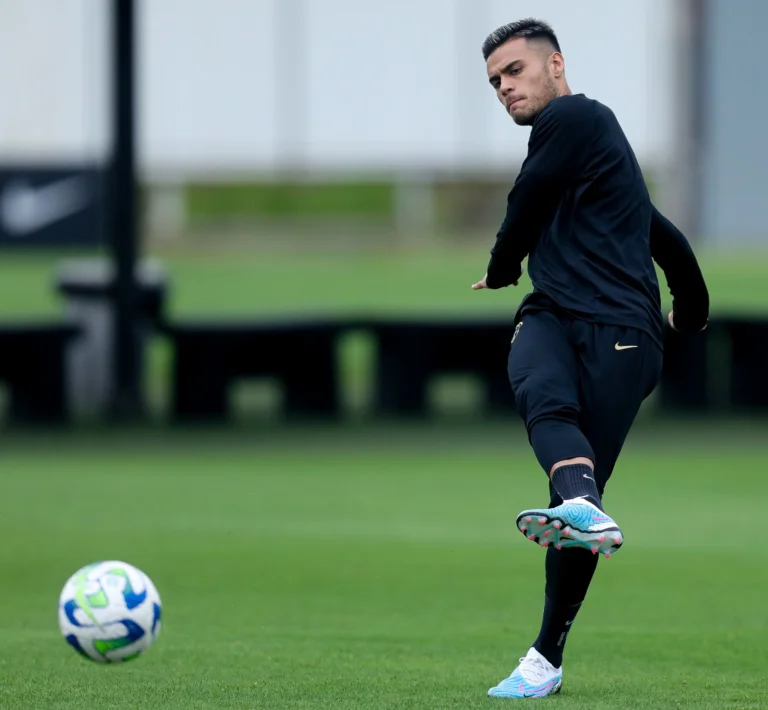 Corinthians é acionado por Argentinos Juniors na Fifa após atrasar parcela da compra de Fausto; veja valor
