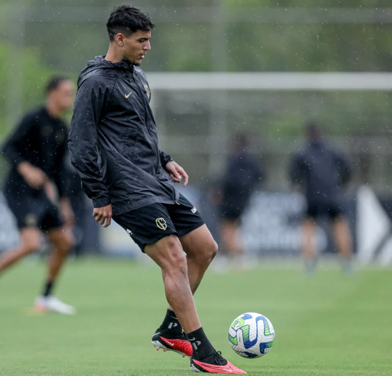 Caetano avalia período de treinos no Corinthians e projeta jogo contra Fluminense: 