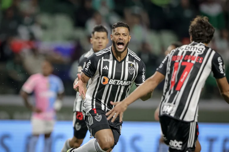 Palmeiras perde para o Atlético-MG, chega a quatro derrotas seguidas no Brasileiro e deixa G4