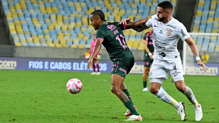 Renato Augusto analisa segundo tempo abaixo do Corinthians contra Fluminense: 