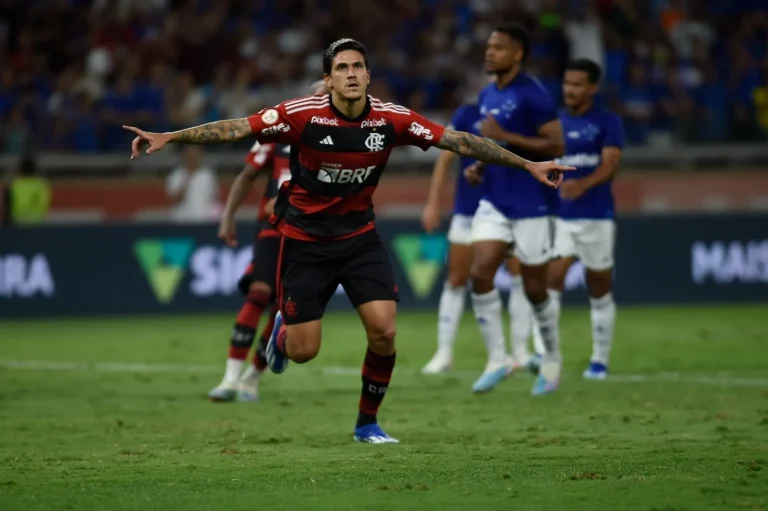 Na estreia de Tite, Pedro marca e Flamengo ganha do Cruzeiro pelo Brasileirão