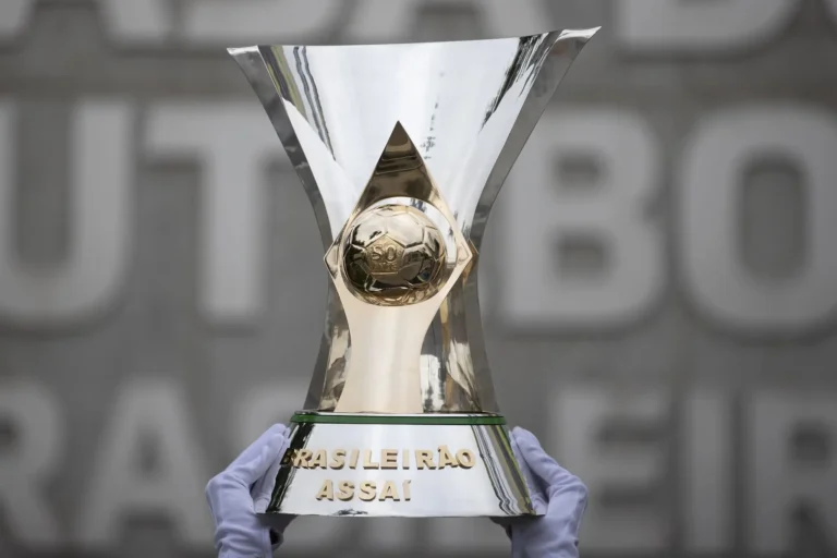 Com três jogadores cada, Flamengo e Botafogo lideram seleção da 27ª rodada do Brasileirão