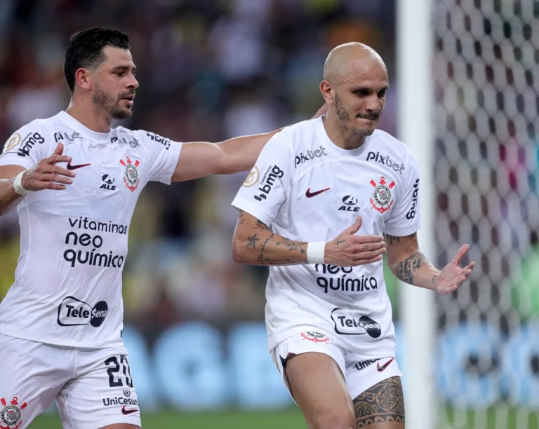 Análise: empate é frustrante, mas Corinthians mostra sinais de organização contra Fluminense