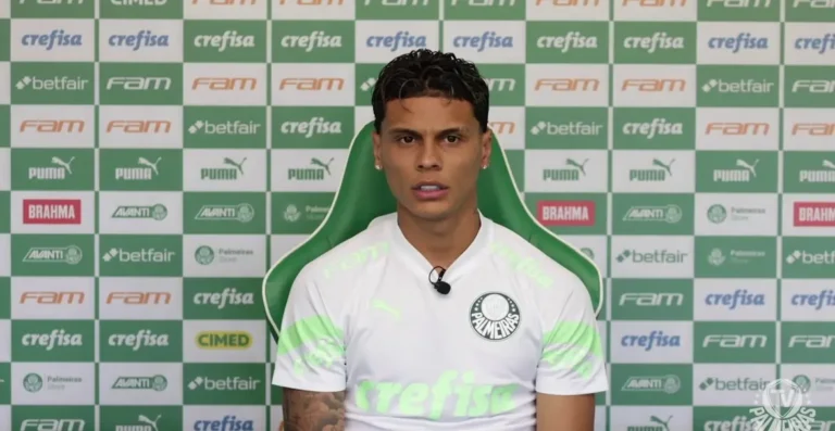 Richard Ríos celebra volta da confiança após vitória do Palmeiras