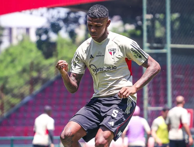 Com Arboleda e Luan no gramado, São Paulo inicia preparação para clássico contra o Palmeiras