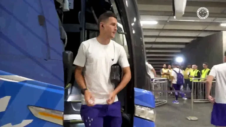 Cruzeiro vence o primeiro clássico na Arena MRV; veja bastidores