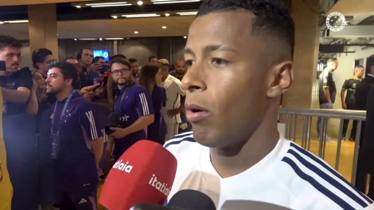 Jogadores do Cruzeiro celebram vitória contra o Bahia