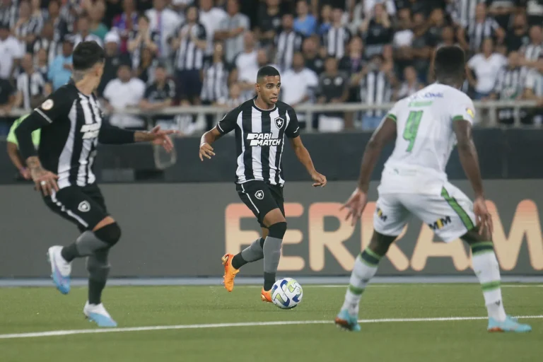 Botafogo deve ter apenas uma mudança para jogo decisivo contra o Palmeiras