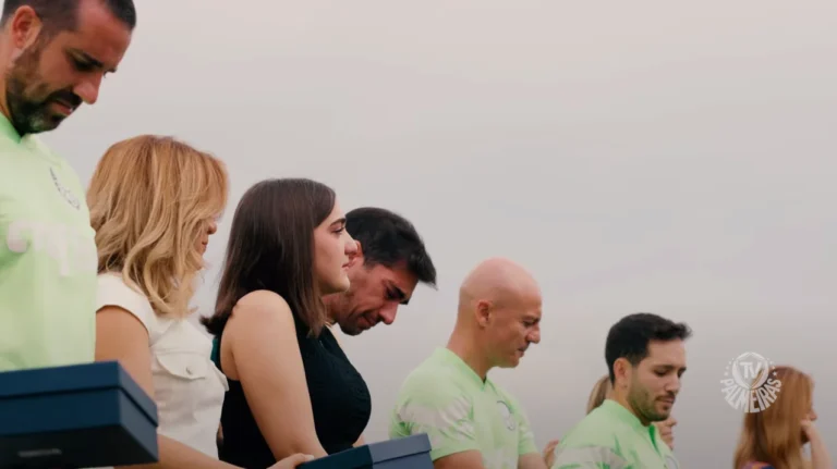 Discurso de Maurício Galiotte emociona Abel em homenagem por marca no Palmeiras; veja vídeo