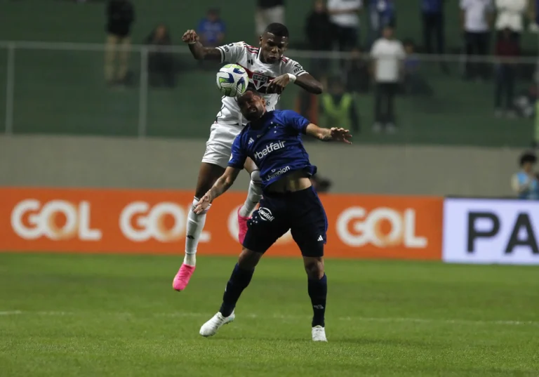 São Paulo x Cruzeiro: veja prováveis escalações, desfalques e mais sobre o duelo