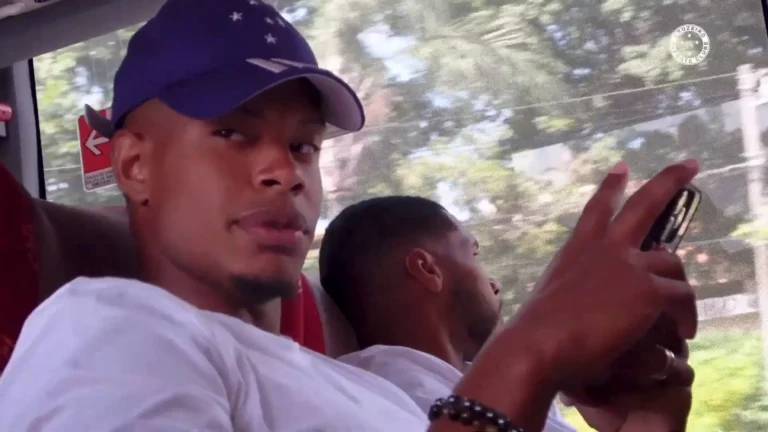 Veja como foi o desembarque do Cruzeiro em São Paulo de olho em confronto no Morumbi