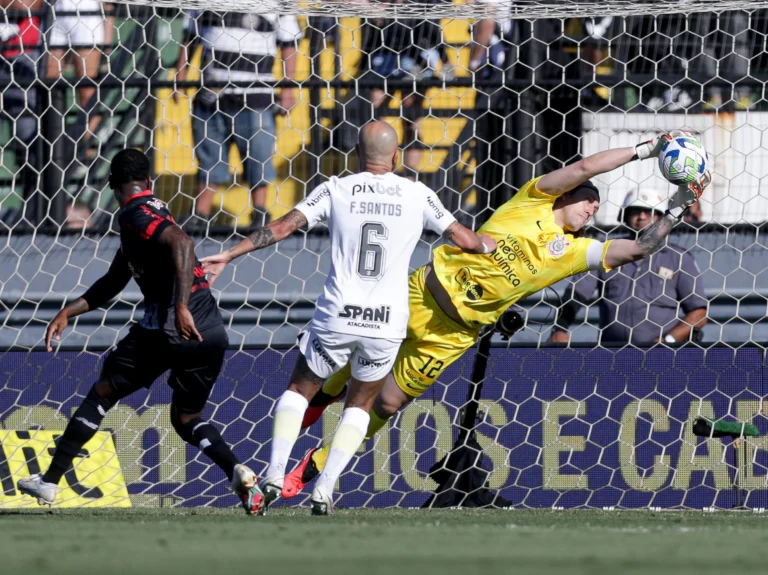 Cássio critica falta de planejamento no Corinthians e pede sequência para Mano Menezes