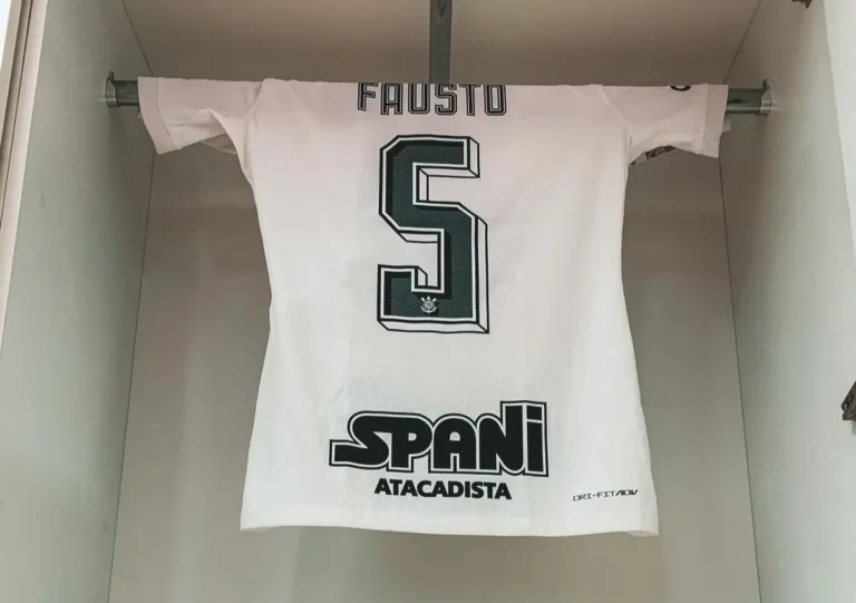 Corinthians terá Rojas titular e Renato Augusto no banco contra o Bragantino; veja escalações