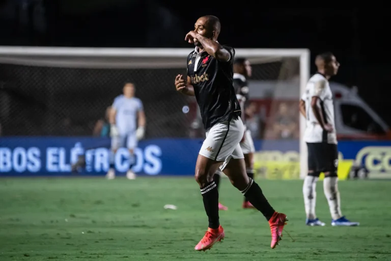 Botafogo perde clássico contra o Vasco e segue empatado com o Palmeiras no Brasileirão