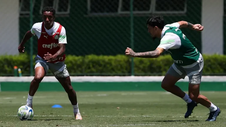 Palmeiras se reapresenta após vitória sobre o Athletico-PR e treina de olho no Flamengo