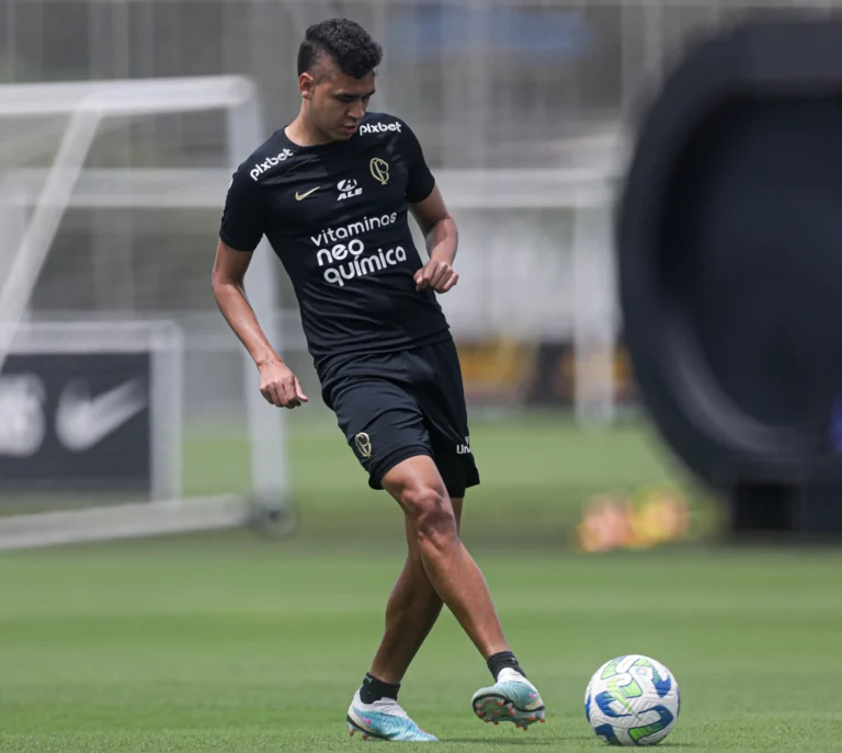 Apesar de agradar a Mano, Cantillo decepciona nos treinos e não deve seguir no Corinthians em 2024