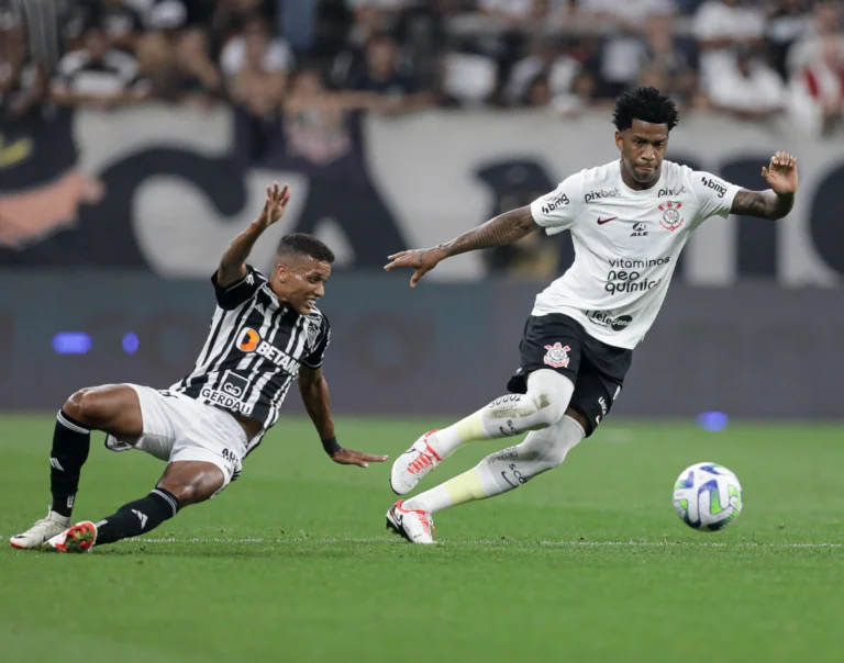 Em alta no Corinthians, Gil alcança segunda temporada com mais jogos pelo clube