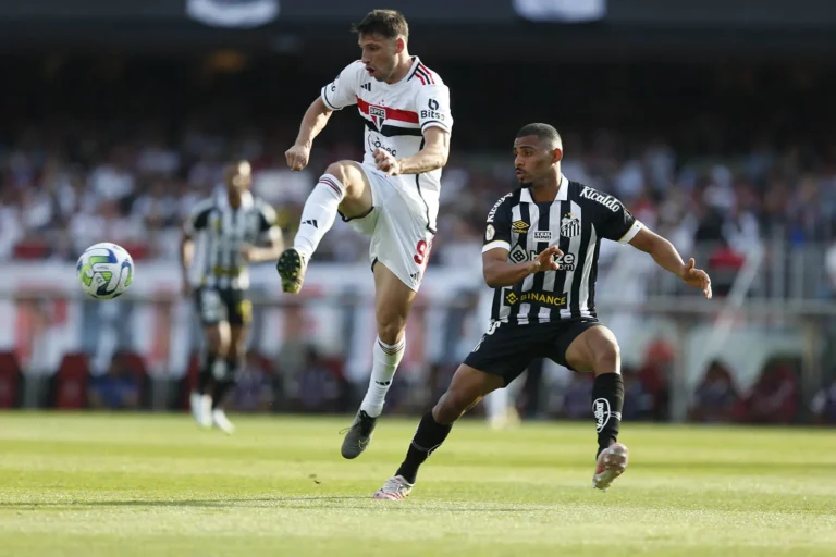 São Paulo leva vantagem em clássicos recentes contra o Santos; confira retrospecto