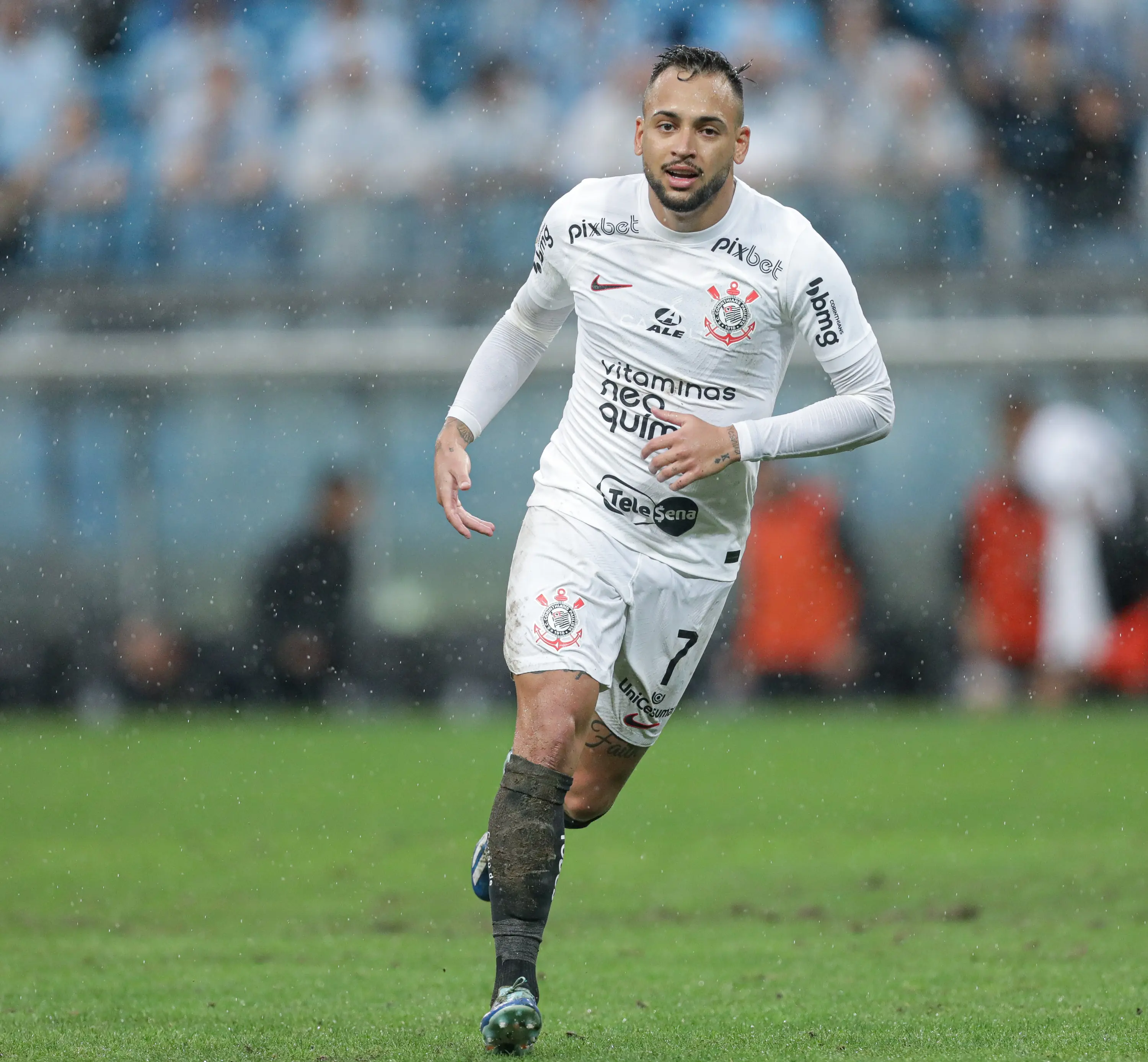 Em final de contrato de empréstimo com Corinthians, Maycon tem futuro indefinido; veja detalhes