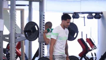 Treino do Palmeiras tem academia e campo reduzido