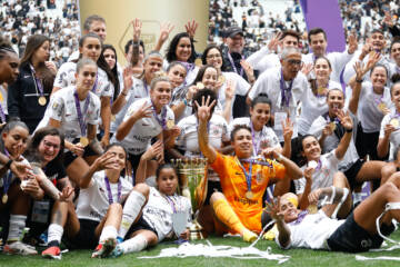 Corinthians feminino termina temporada de 2023 com quatro títulos e 157 gols marcados; veja números