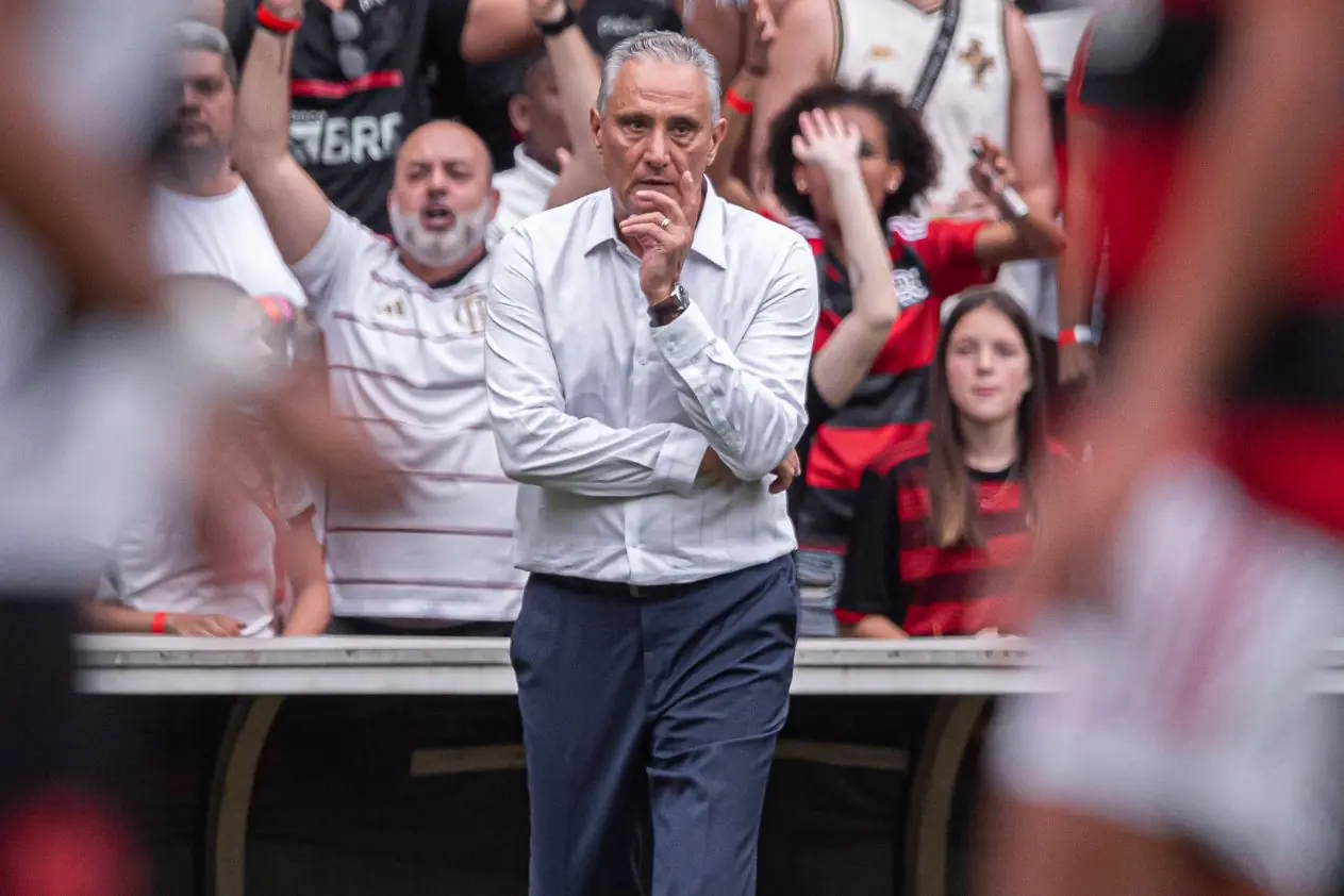 Tite reconhece merecimento do Flamengo em vitória sobre o Botafogo