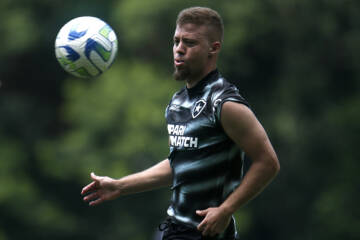 Tiago Nunes deve escalar Lucas Fernandes na vaga de Eduardo em Botafogo x Cruzeiro
