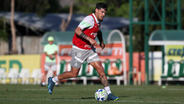 Gómez cita dificuldade de jogar contra o Fluminense e destaca importância de 